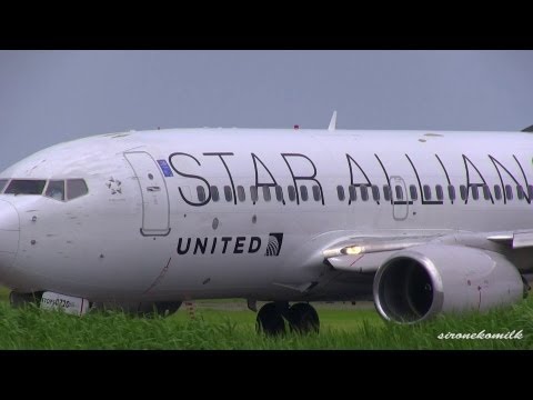 STAR ALLIANCE United Airlines Boeing 737-700 Take off from Japan Sendai Airport 仙台空港ユナイテッド航空機の離陸