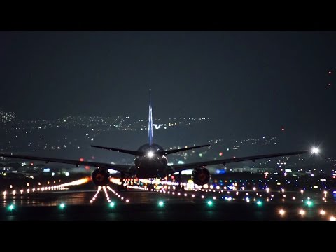 大阪伊丹空港夜景 Japan Night View of Osaka Int&#039;l Airport 千里川 飛行機離着陸と滑走路灯 Plane landing &amp; Take off Runway