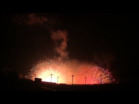 ツインリンクもてぎ花火の祭典 Fireworks exploding on the ground and a 24-inch shell | Japan Twin ring Motegi