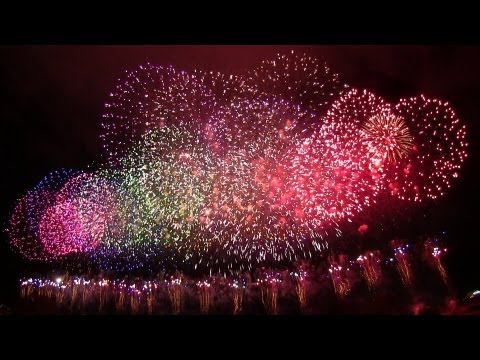 長野えびす講花火大会 700 meter Wide display, Nagano Ebisukou Fireworks 2012 in Japan 八号玉驚異の100連発超ワイドスターマイン