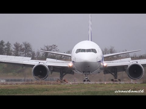 暴風雨 飛行機離着陸 ANA Boeing 767-300 Storm Landing &amp; Take off at Komatsu Airport 小松空港 全日空 ボーイング767