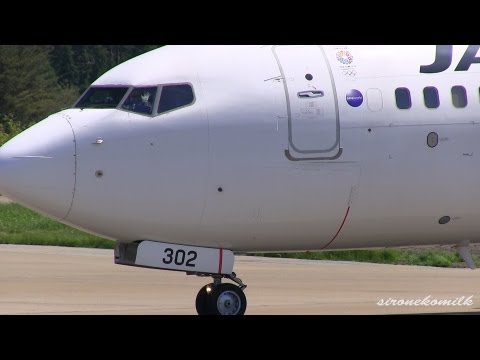 秋田空港 2機の旅客機が離着陸 JAL Boeing 737-800&amp;J-Air Embraer 170 2 Plane Landing to Akita Airport 飛行機動画