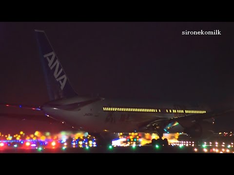 仙台空港 夜景 ANA Boeing 767-300/ER Star Wars Jet Take off from Japan Sendai Airport | 全日本空輸 スターウォーズジェット