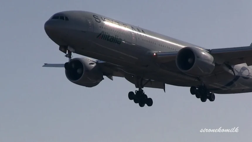 World's Plane of Alitalia Boeing 777-200ER Landing and Take off at Tokyo Narita International Airport