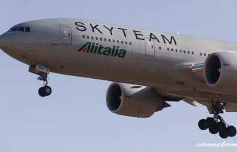 Alitalia Boeing 777-200ER EI-DDH SkyTeam color Landing to Tokyo Narita International Airport