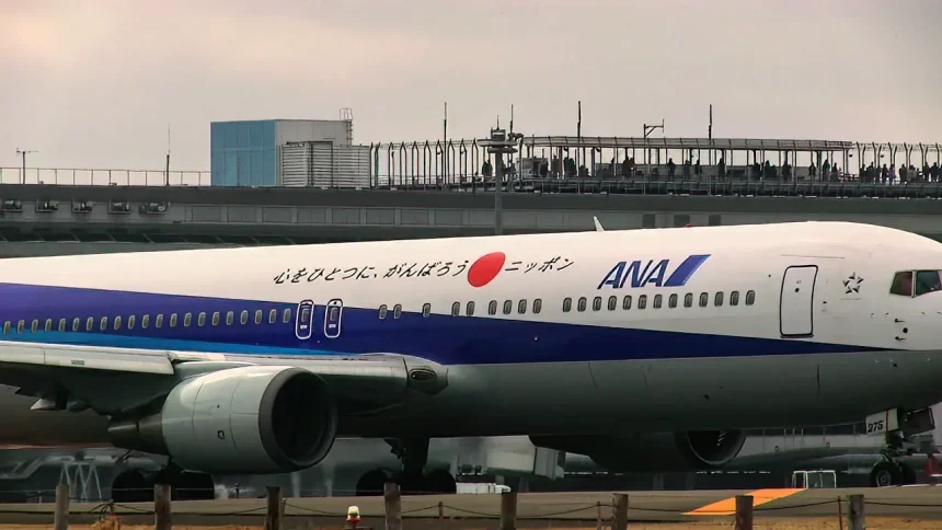 ANA Boeing 767-300 JA8275 Take off & Landing at Sendai Airport