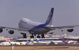 Nippon Cargo Airlines Boeing 747-400F Green Freighter Landing to Narita International Airport