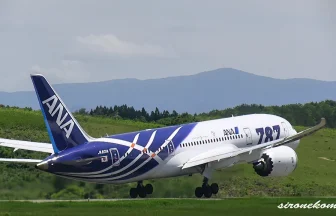 ANA Boeing 787-8 Dreamliner JA801A Take off from Akita Airport