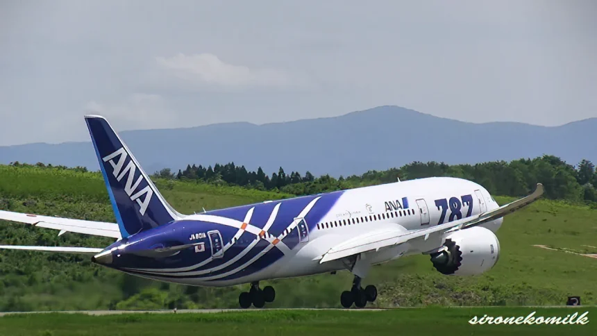 ANA Boeing 787-8 Dreamliner JA801A Take off from Akita Airport
