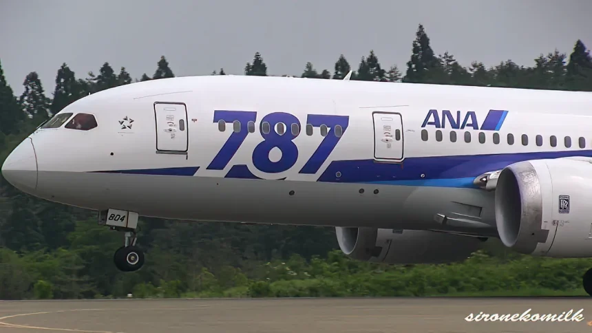 ANA All Nippon Airways Boeing 787-8 Dream Liner JA804A Take off & Landing at Akita Airport