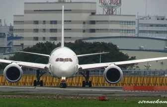 JAL BOEING 787-8 DREAMLINER Take off from Narita Int'l Airport