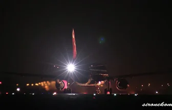 Airplane Landing&Take off at Sendai Airport in the Night