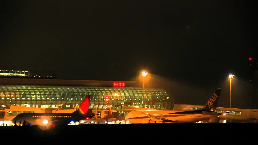 Night Plane Spotting at Sendai Airport in Miyagi Japan 2012