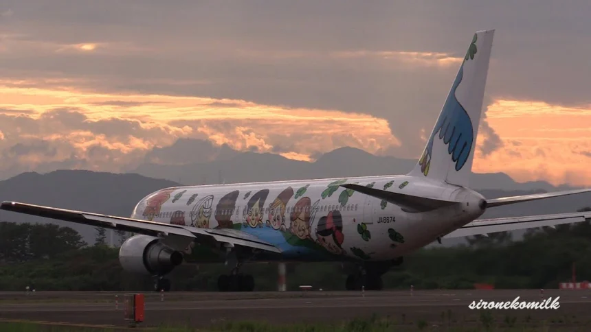 ANA Founding 60th Anniversary Special painting Aircraft Yume Jet ~ You & Me ~
